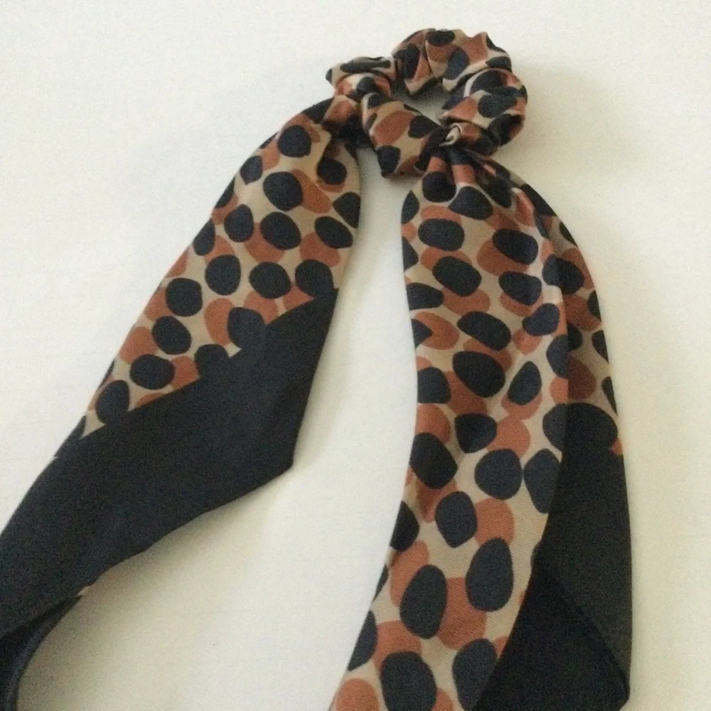 KATE SPADE DOTTY LEOPARD PRINT SILK BANDANA AND HAIR SCRUNCHIE  BLACK BROWN NWT